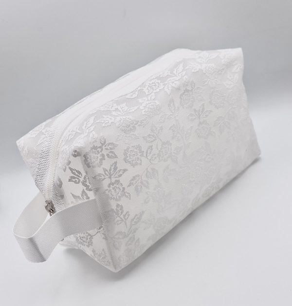 Косметичка жіноча ажурна біла(384 7-М)