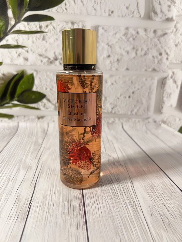 Спрей для тіла Victoria’s Secret Blushing Berry Magnolia 250 мл